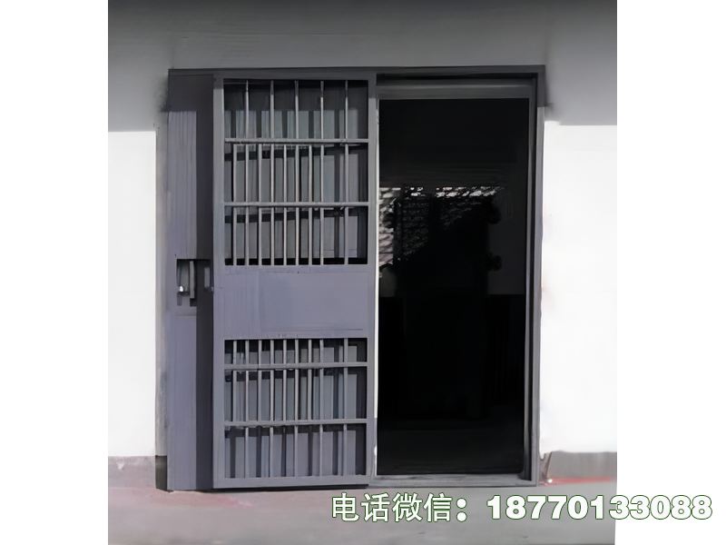 鹤城监狱车间门