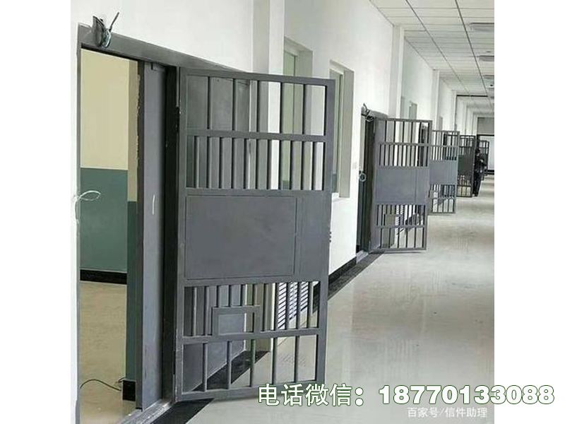 北京罪犯监舍铁门